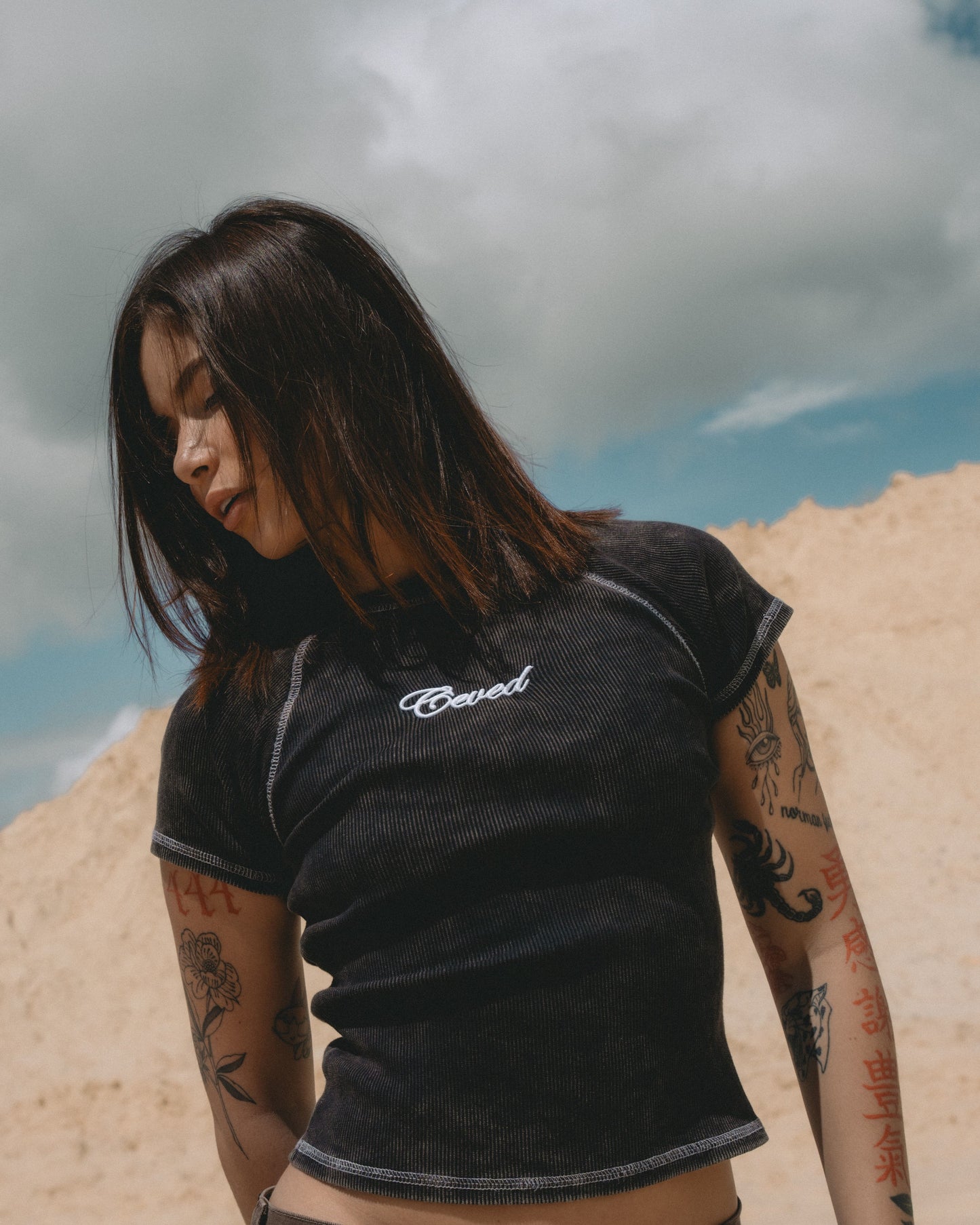 Camiseta Dama Acid Wash - Negra