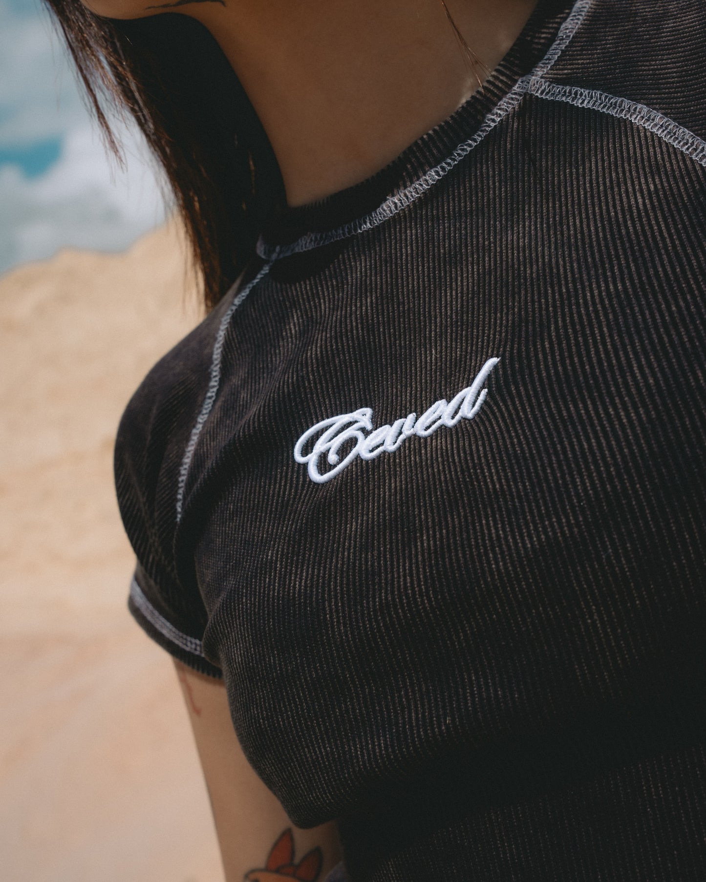 Camiseta Dama Acid Wash - Negra